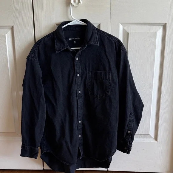 Aritzia Denim Forum The 80s Comfy Denim Shirt Black - Picture 3 of 4